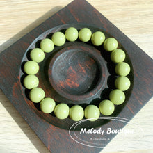 Load image into Gallery viewer, Alashan Agate -- Matcha Green
