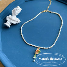 Load image into Gallery viewer, Blanche (Necklace)
