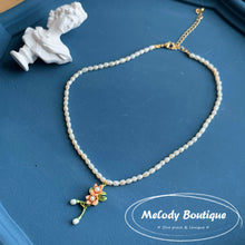 Load image into Gallery viewer, Blanche (Necklace)
