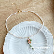 Load image into Gallery viewer, Blanche (Necklace)
