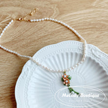 Load image into Gallery viewer, Blanche (Necklace)
