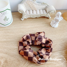 Load image into Gallery viewer, Dailyn (Scrunchy) -- Brown
