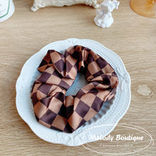 Load image into Gallery viewer, Dailyn (Scrunchy) -- Brown
