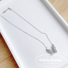 Load image into Gallery viewer, Aberdeen -- Large (Necklace)
