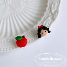 Load image into Gallery viewer, Snow White &amp; Apple （Ear Clips)
