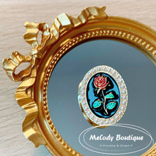 Load image into Gallery viewer, Jacqueline (Brooch)
