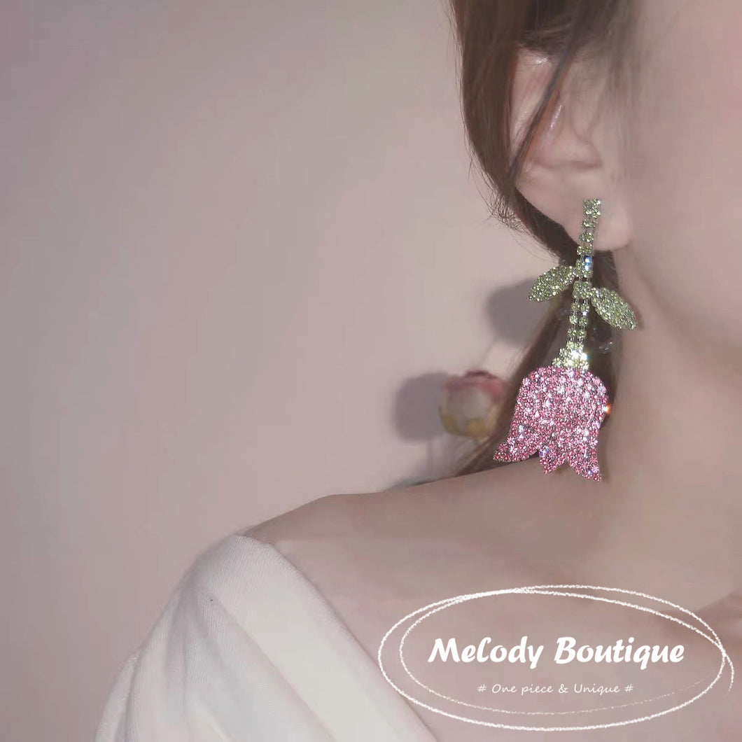 Beauty Alone (Single Earring)