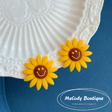 Load image into Gallery viewer, Sunflower (Ear Clips)
