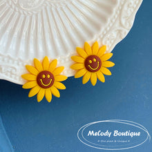 Load image into Gallery viewer, Sunflower (Ear Clips)
